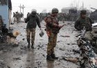 Pakistan'da karakola intihar saldırısı. En az 17 kişi hayatını kaybetti