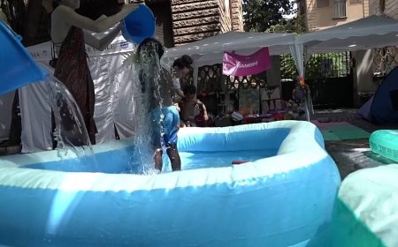 Roma'da Spin Time sakinleri yangın sonrası sıcak hava dalgasında sokakta kaldı