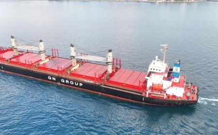 İHA ve füze saldırısında hasar görmüştü. İstanbul Boğazı'ndan geçti