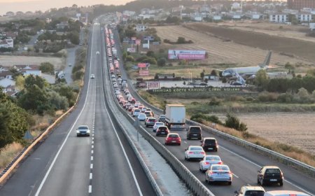 İstanbul'dan Tekirdağ'a hafta sonu akını: Kilometrelerce araç kuyruğu oluştu