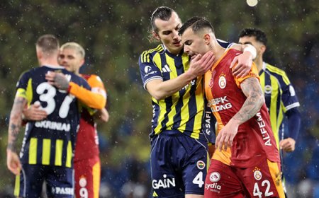 Galatasaray ve Fenerbahçe, Avrupa'da da nefes nefese!