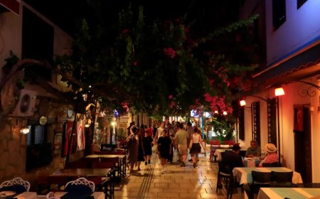 Normalde 500 kişi yaşıyor, yaz aylarında nüfus 100 katına çıkıyor