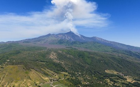 Etna patlaması: Catania Havalimanı'nda gelişler durduruldu