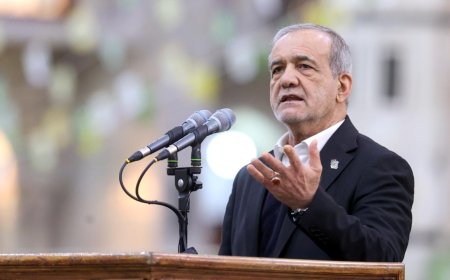 Pezeşkiyan'dan Hamaney'in sağlık durumunu açıkladı: "Durumu iyi"