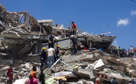 Kolombiya'da 7.4 şiddetinde deprem: Geniş çaplı yıkım kameralara yansıdı
