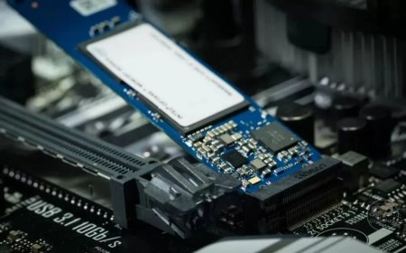 RAM Fiyatları 20 Yıllık Maliyet Düşüşünü Bir Yılda Geri Aldı