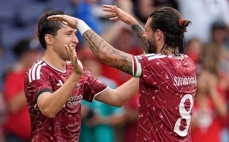 Jeff Bezos Liverpool'a talip oldu: ABD milyarderleri İngiliz kulüplerine yöneldi