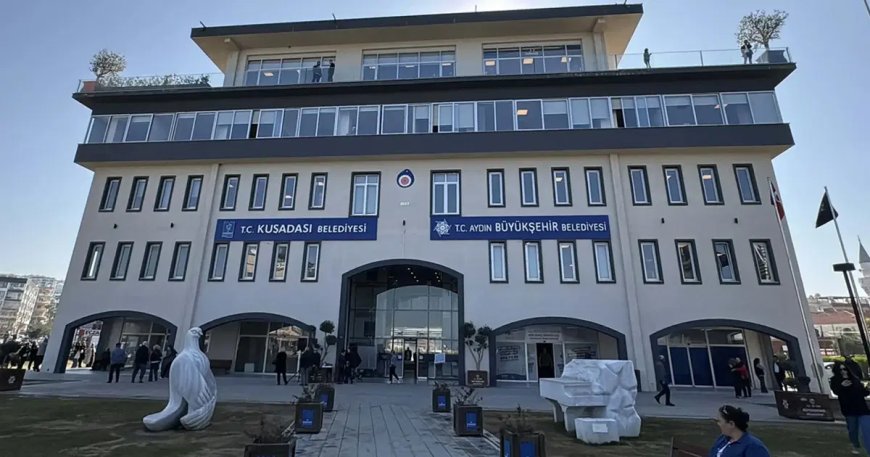 Kuşadası Belediyesi'ne yeni operasyon. Yeni Partili milletvekilinin kızı ve damadı hakkında gözaltı kararı