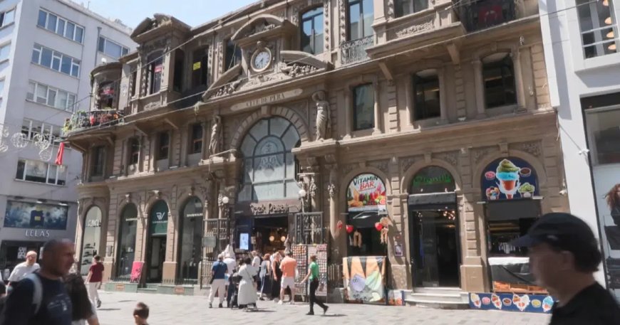Çiçek Pasajı'nda tartışma yaratan görüntü