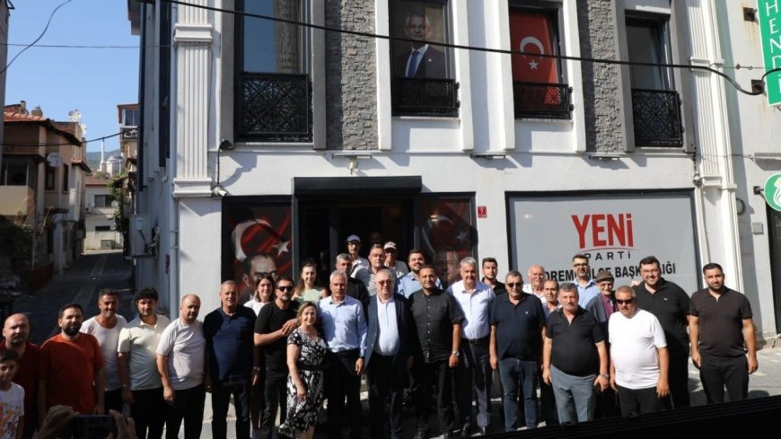 Edremit'te toplu geçiş: Belediye Başkanı ve 19 meclis üyesi YENİ Parti'ye katıldı