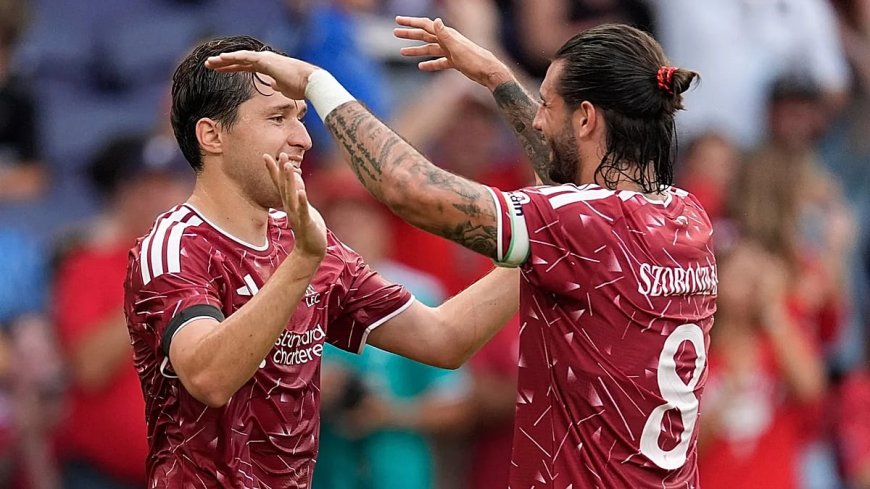 Jeff Bezos Liverpool'a talip oldu: ABD milyarderleri İngiliz kulüplerine yöneldi