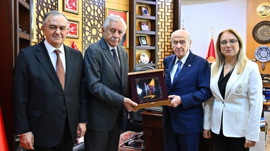 MHP TBMM Grubu’ndan Devlet Bahçeli’ye dikkat çeken özel hediye!