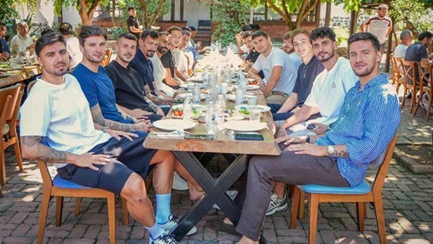 Trabzonsporlu futbolcular ve teknik heyet bir araya geldi
