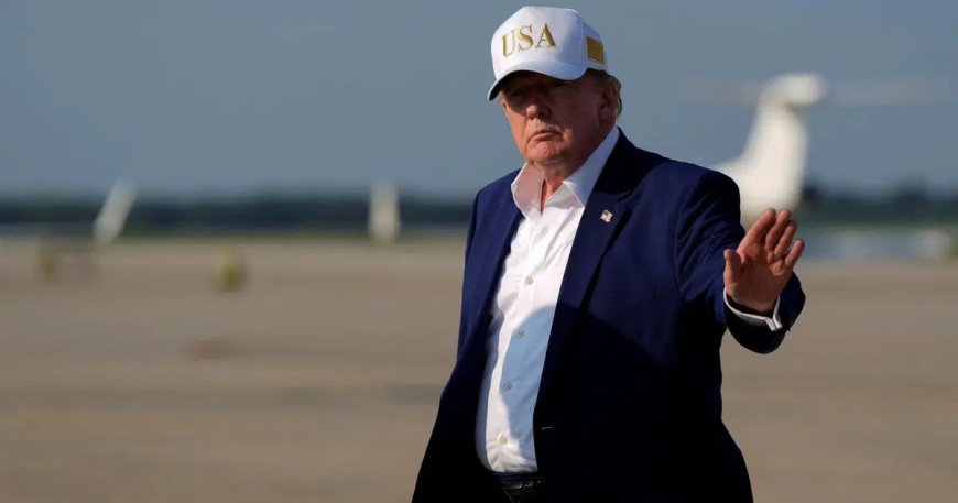 Trump gizlice uçak değiştirirken iki kabine üyesini Air Force One'da bırakmış
